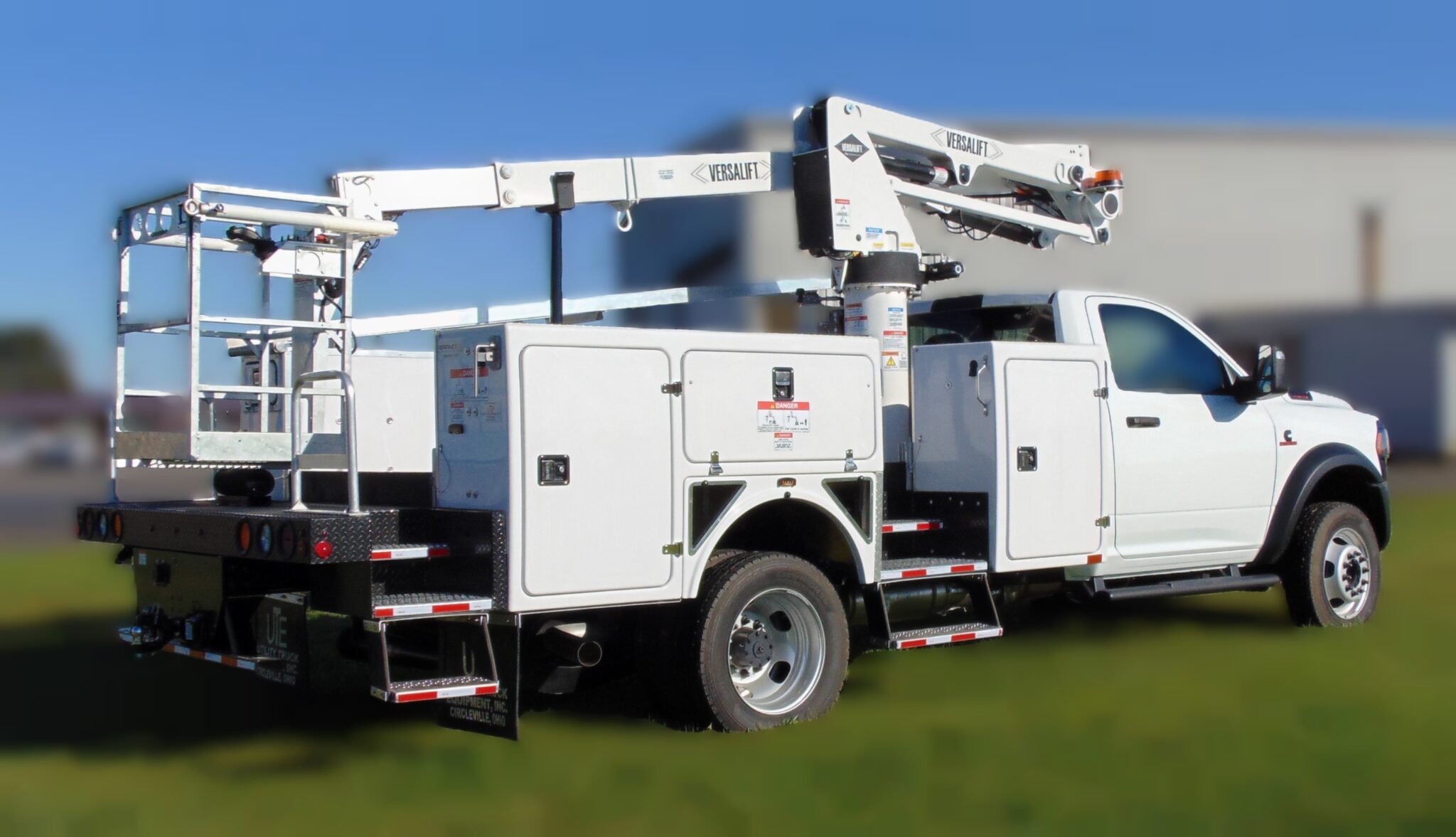 New Versalift & Elliott Bucket Trucks For Sales | Utility Truck ...